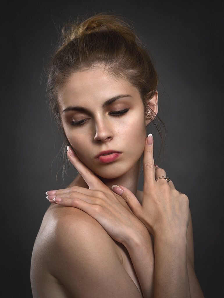 girl, hands, portrait, model, modeling, pose, posing, makeup, cosmetics, skin, woman, nails, young woman, female, female portrait, female model